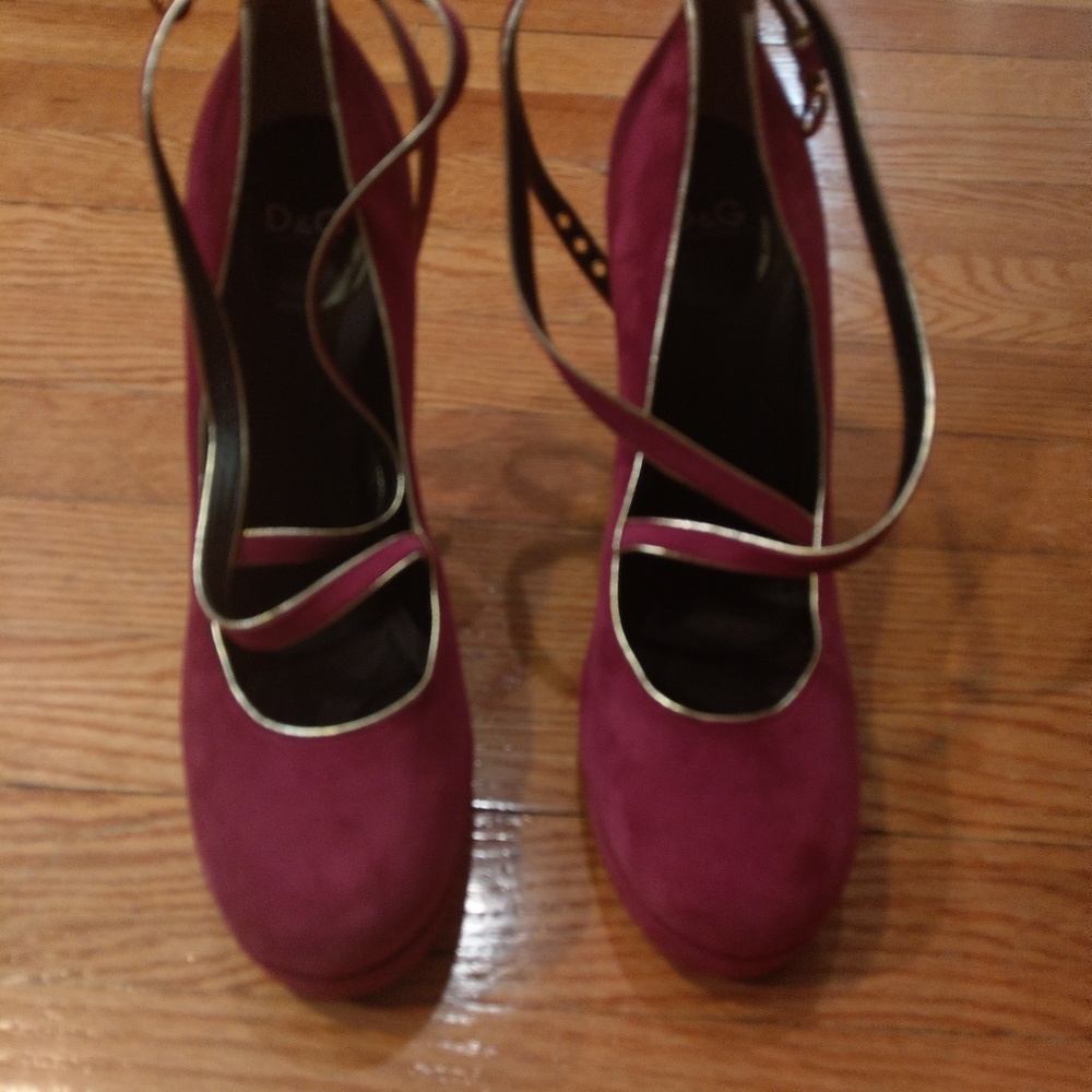 Dolce and Gabbana purple suede shoes w gold trim